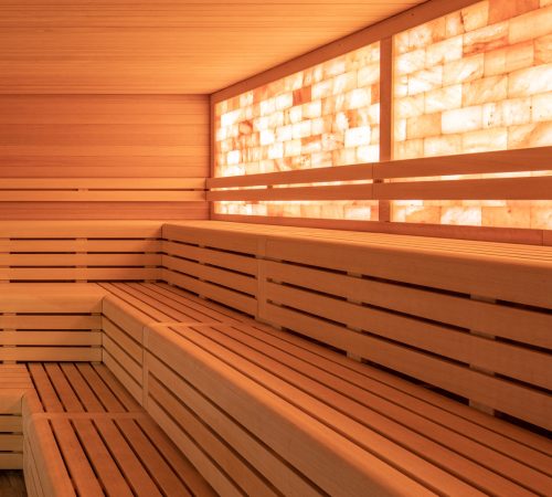 sauna-con-parete-di-sale
